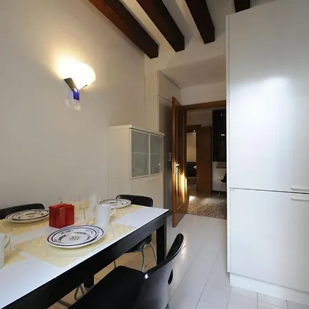 Caerano Di San Marco Sleeps 6 Air Con Venedig